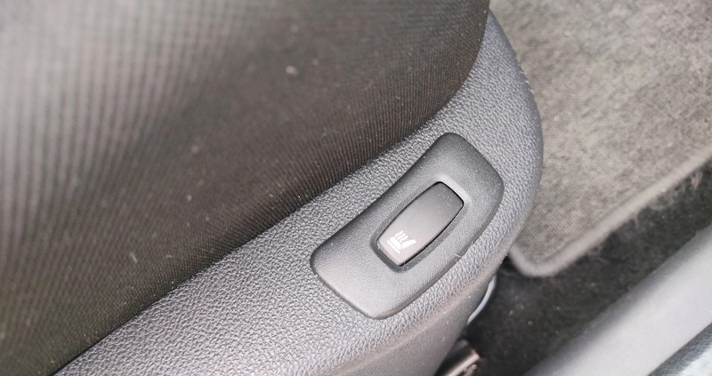 Renault Clio cena 39900 przebieg: 117887, rok produkcji 2019 z Skarszewy małe 92